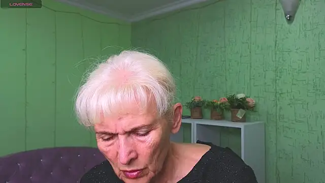 Zoe Zenith online show from June 19, 2026, 6:30 am