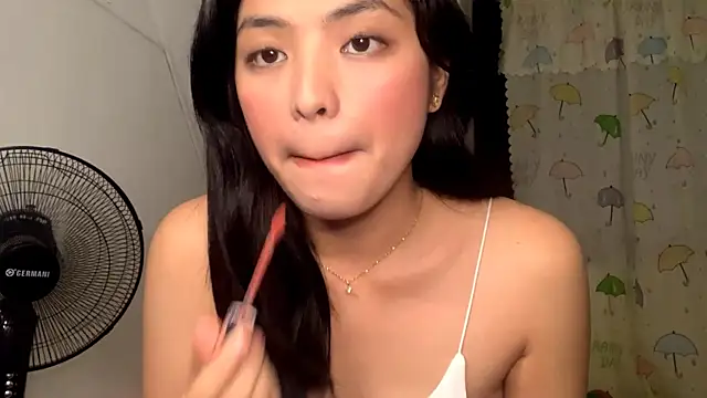 Hazelanne online show from July 25, 2026, 1:50 pm