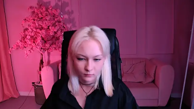 OliviaVale online show from June 19, 2026, 1:50 pm