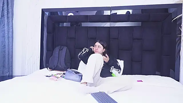 GabbyAndDominic online show from July 21, 2026, 12:39 pm