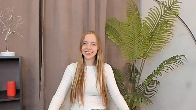 ChristiaSkeet online show from June 20, 2026, 12:32 pm