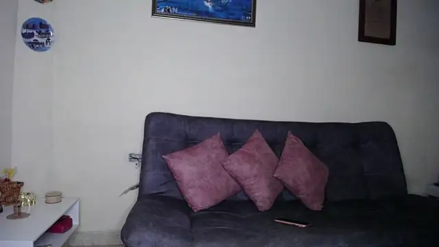  saray m online show from October 18, 2025, 3:08 am