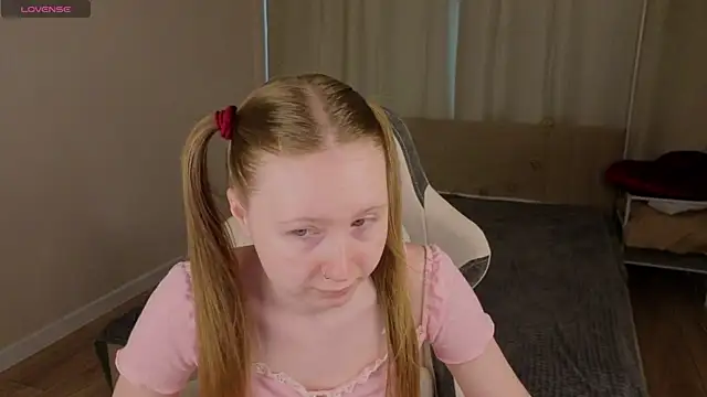 Snapshot of LiliTiny chatting on July 11, 2026, 1:28 am LiliTiny online show from July 11, 2026, 1:28 am