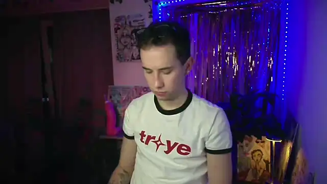 Moon boyy online show from June 21, 2026, 7:41 pm
