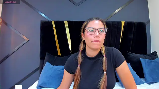 esther xo online show from July 1, 2026, 4:35 am