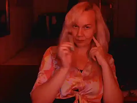 Snapshot of Ravelynni chatting on July 29, 2026, 4:28 pm Ravelynni online show from July 29, 2026, 4:28 pm