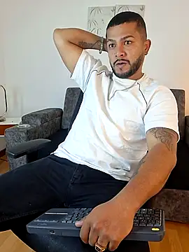 BrunoSilva  online show from August 3, 2026, 11:27 am