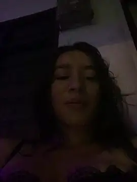 AniaBowie online show from July 5, 2026, 5:47 am