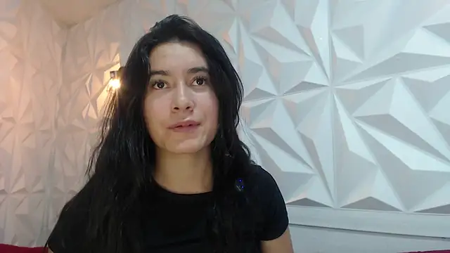 sara hoffman 4 online show from June 24, 2026, 2:26 pm