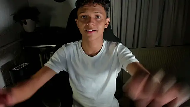 carlos 00foxx online show from June 30, 2026, 9:37 pm