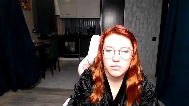 Reginasmilee online show from December 2, 2025, 12:33 am