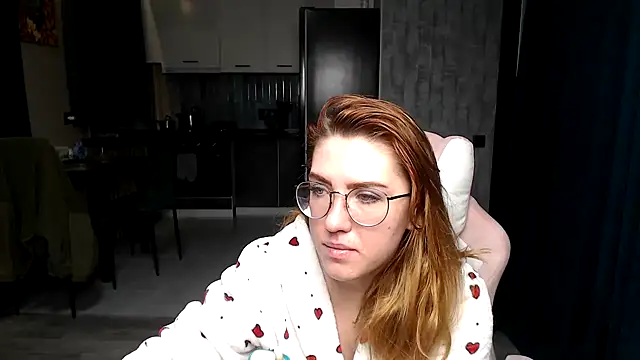 Reginasmilee online show from November 25, 2025, 12:22 am