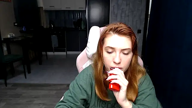 Reginasmilee online show from October 31, 2025, 2:30 am