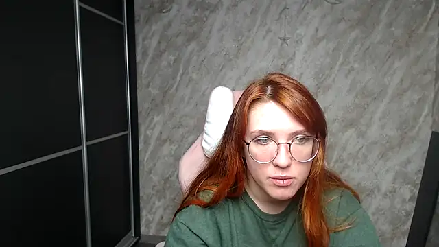 Reginasmilee online show from February 10, 2026, 5:45 pm