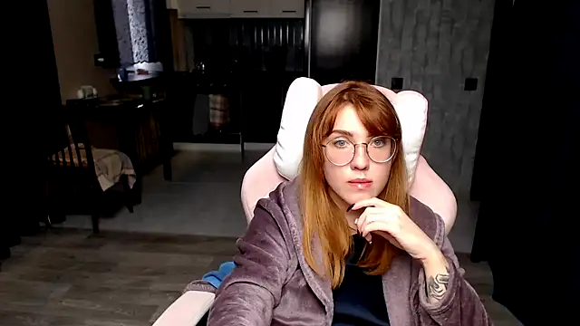 Reginasmilee online show from October 23, 2025, 11:31 am