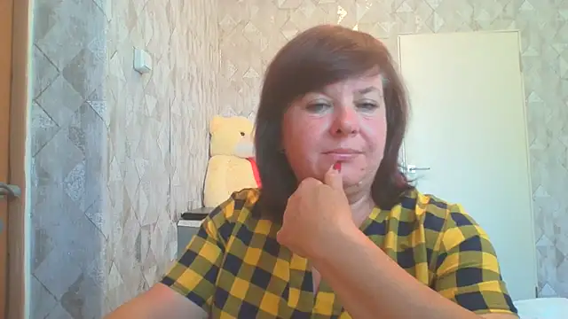 HannahAna39 online show from August 3, 2026, 10:21 am
