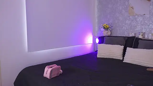 SarahPreston online show from July 6, 2026, 2:35 pm