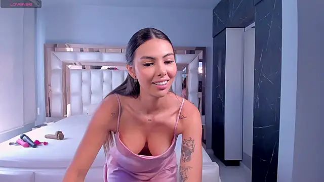 Snapshot of SarahPreston chatting on January 10, 2025, 4:30 pm SarahPreston online show from January 10, 2025, 4:30 pm