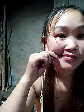 Snapshot of Emma-18h chatting on July 17, 2026, 1:30 pm Emma-18h online show from July 17, 2026, 1:30 pm