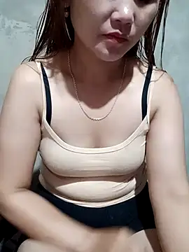 Snapshot of Emma-18h chatting on June 26, 2026, 11:10 pm Emma-18h online show from June 26, 2026, 11:10 pm