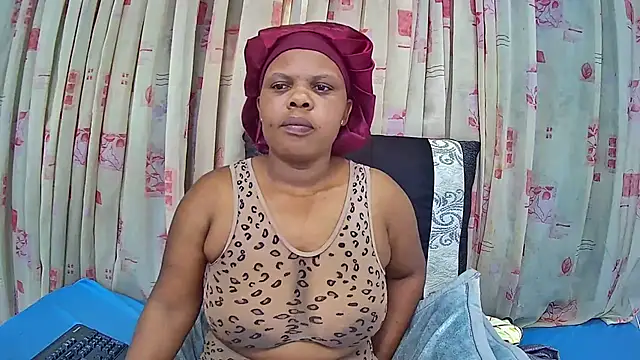 Snapshot of AngelinaX01 chatting on July 5, 2026, 4:19 am AngelinaX01 online show from July 5, 2026, 4:19 am