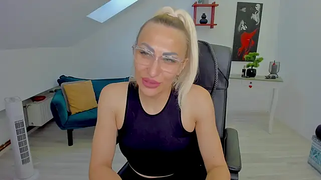 AlanaScot online show from June 25, 2026, 4:21 am
