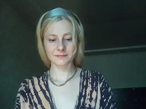 Vexieeka online show from July 28, 2026, 7:39 pm