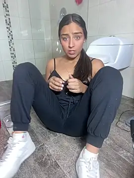mialuxuryyx online show from August 1, 2026, 9:24 pm