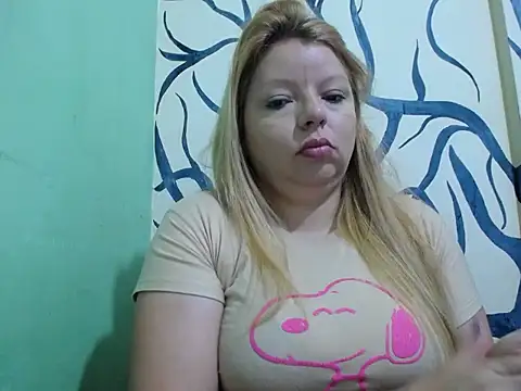 Snapshot of Lunay_Hot chatting on July 9, 2026, 11:31 am Lunay Hot online show from July 9, 2026, 11:31 am