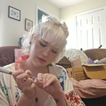 Aurora and Draven online show from July 22, 2026, 5:37 pm
