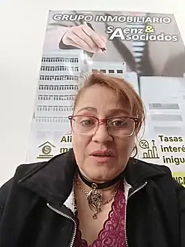 Snapshot of LUISA--30 chatting on July 29, 2026, 1:43 pm LUISA--30 online show from July 29, 2026, 1:43 pm
