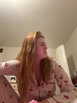 Redvelvetxx2 online show from June 30, 2026, 8:42 pm
