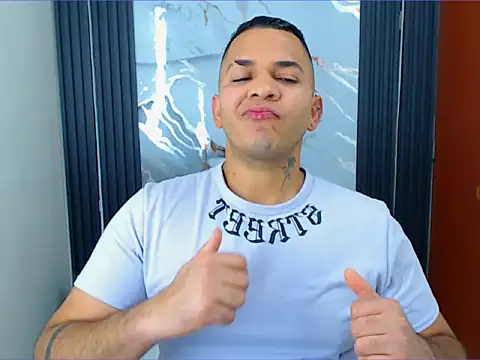 cristhian gamboa online show from July 9, 2026, 9:58 pm