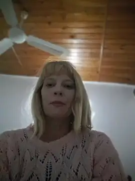 CarmenAmorosa online show from July 6, 2026, 10:23 pm