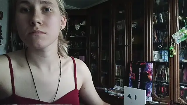 Snapshot of KellyOutdoor chatting on July 1, 2026, 9:53 am KellyOutdoor online show from July 1, 2026, 9:53 am