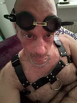 DadFurTitPig online show from July 2, 2026, 7:36 am