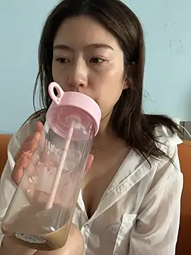 Olivia CC520 online show from July 7, 2026, 7:34 am