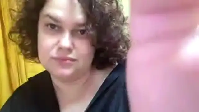 QueenGenra online show from July 5, 2026, 7:21 pm