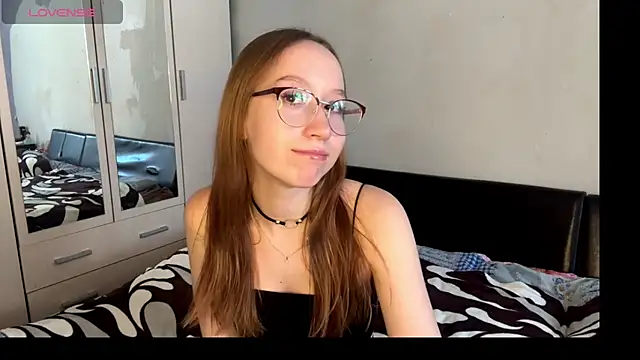 Maxine X online show from July 4, 2026, 7:48 am