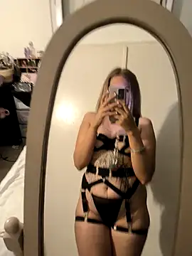 Hannah2708 online show from July 5, 2026, 10:05 pm