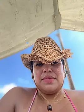 Snapshot of AliceStarshine chatting on December 16, 2025, 6:23 pm AliceStarshine online show from December 16, 2025, 6:23 pm