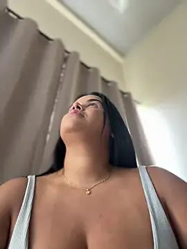 Snapshot of AliceStarshine chatting on January 6, 2026, 5:17 pm AliceStarshine online show from January 6, 2026, 5:17 pm