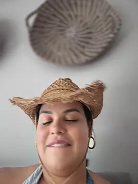 Snapshot of AliceStarshine chatting on December 18, 2025, 7:29 pm AliceStarshine online show from December 18, 2025, 7:29 pm