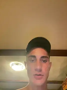 AlexitoTrendy22 online show from July 5, 2026, 7:54 pm