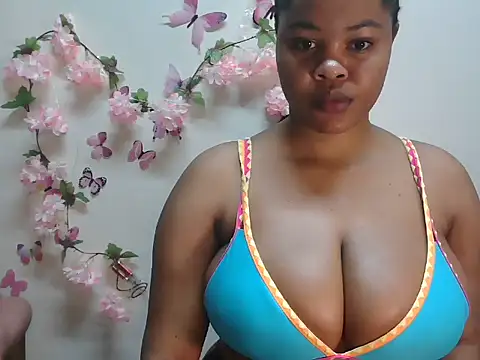 SmythPaulyne online show from July 29, 2026, 4:22 am