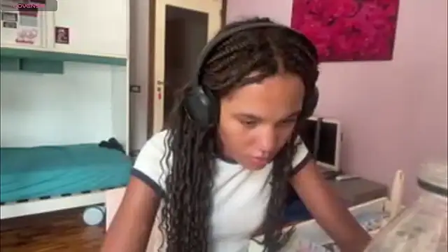 velvetdoze online show from July 6, 2026, 1:29 pm