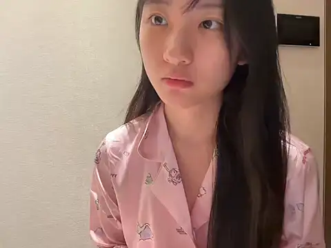 miumikkkki online show from July 7, 2026, 11:25 am