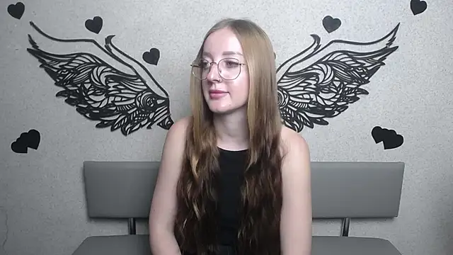 Snapshot of AnnaMills chatting on July 10, 2026, 7:08 am AnnaMills online show from July 10, 2026, 7:08 am