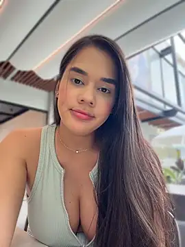 BellaLeclair  online show from July 8, 2026, 9:04 pm