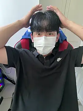 Snapshot of kr_hotguy1 chatting on July 9, 2026, 12:22 am kr hotguy1 online show from July 9, 2026, 12:22 am